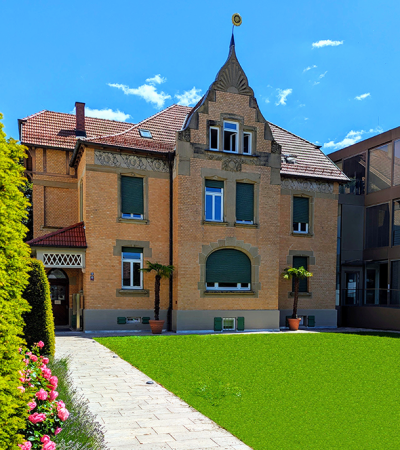 villa-schorndorf-systemische-beratung-walkenbach Außenansicht der Villa in Schorndorf, in der die systemische Paartherapie und Einzelberatung stattfindet.